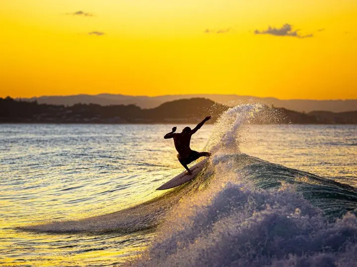 Backlit carve